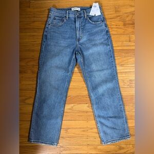 NWT Abercrombie & Fitch Ankle Straight Ultra High Rise 27S